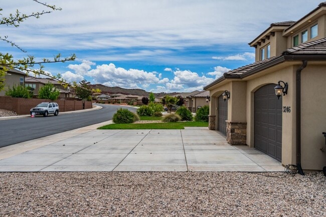 Photo - Stunning Home with 4 beds/2.5 baths and 3-Car Garage in Mulberry Estates