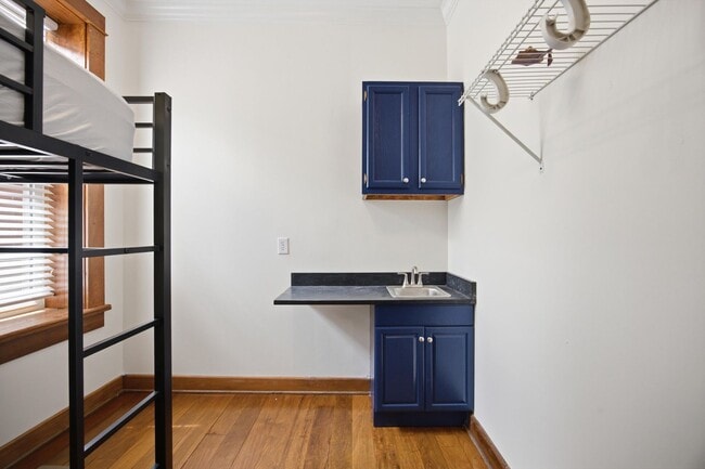 Photo - 823 McCallie Ave Unit 2