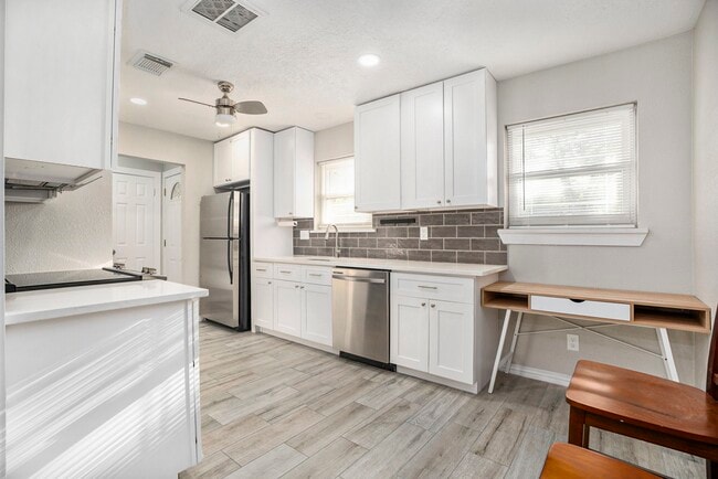 Photo - 702 Reynolds Ave