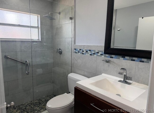 Photo - 1392 Riverside Cir