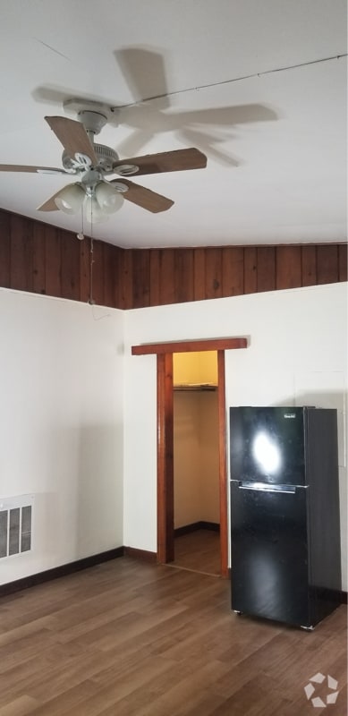 Building Photo - 3121 Oak Grove Dr Rental