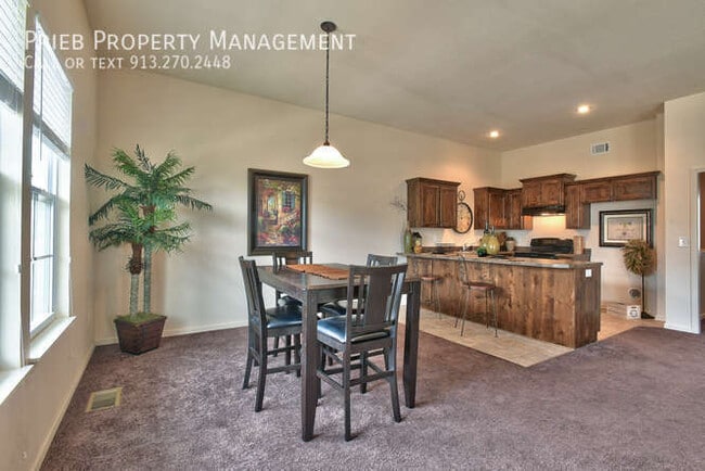 Photo - 267 N Ferrel St