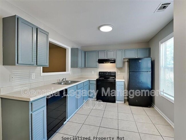 Photo - 407 Maple Way