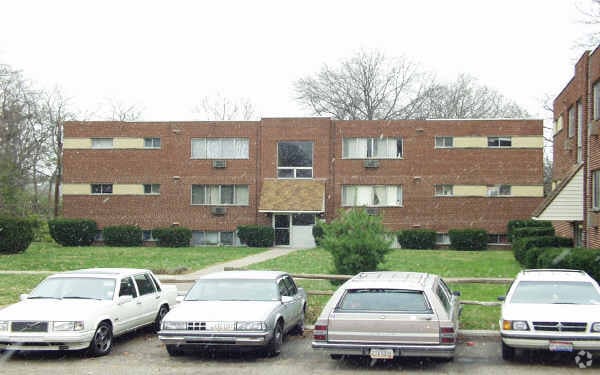 Photo - Chardon Park Apartments