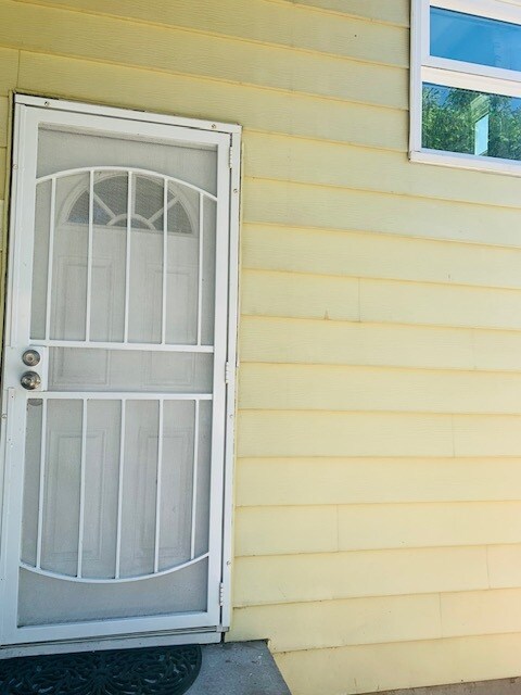 Back Door Entrance - 5914 S Carver St Unit House