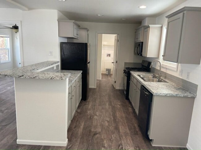 Photo - 1111 N Lamb Blvd