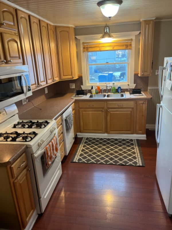 Photo - 110 Maple St