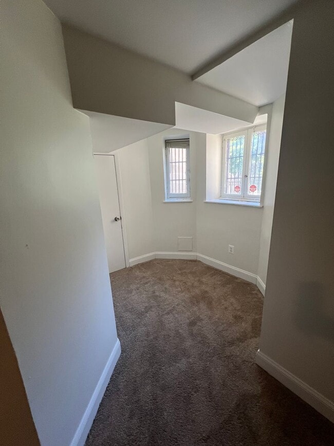 Photo - Private Entry 1 Bedroom Apartment