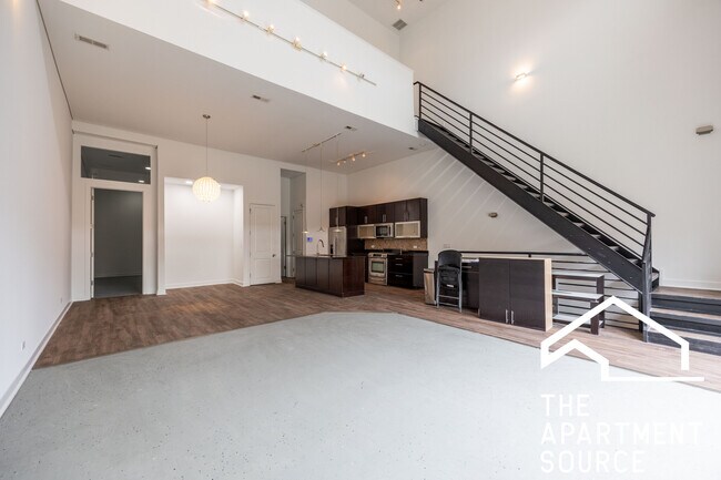 Photo - 1002 W Lake St Unit 2