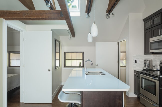 Photo - 1044 N Pennsylvania St Unit Carriage House