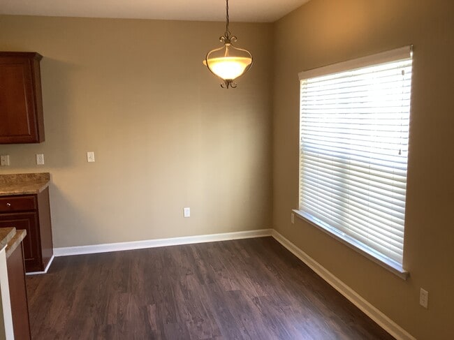 Photo - 111 Pin Oak Ct