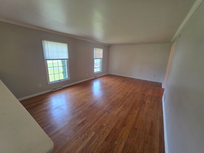 Photo - 146 Honora Dr