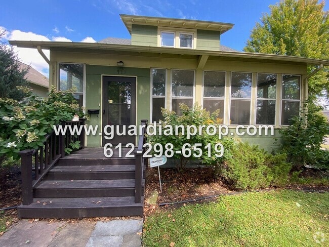 Building Photo - House on Corner Lot Available July 1st, Up...