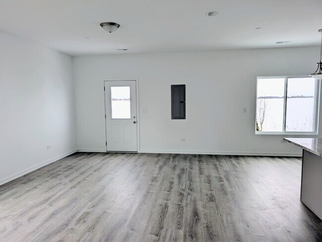 Photo - 1241 Gillespie Ln