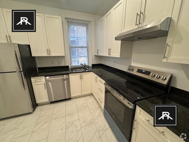 Building Photo - 1 bedroom in Brookline MA 02446 Unit 3 Rental