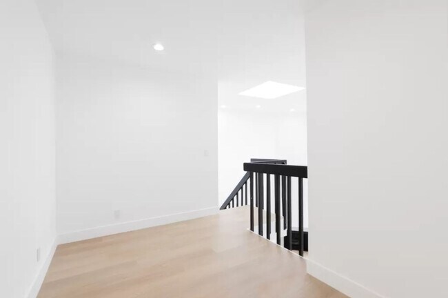 Photo - 3939 Moore St.