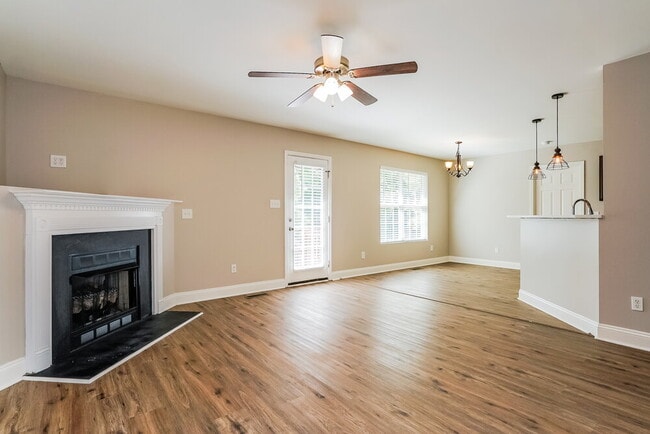 Photo - 143 Locket Dr