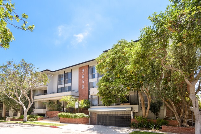 Windsor Place Apartments