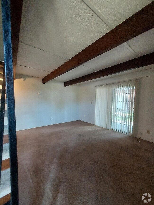 Building Photo - 189 Buckingham St Unit A Rental