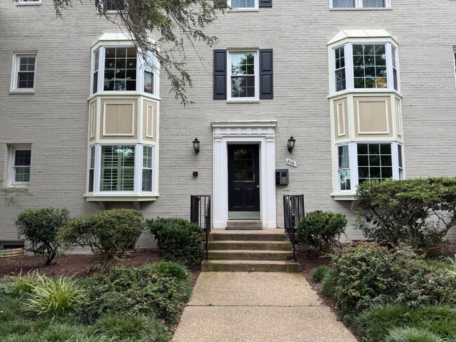 Building Photo - Arlington Abode: Modern Comfort and Urban ... Unit 104 Rental