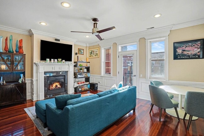 Photo - 2222 W Belmont Ave Unit 401