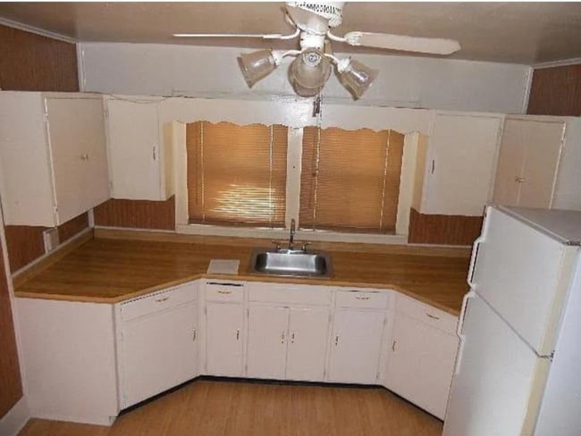 Photo - 406 Clifty St