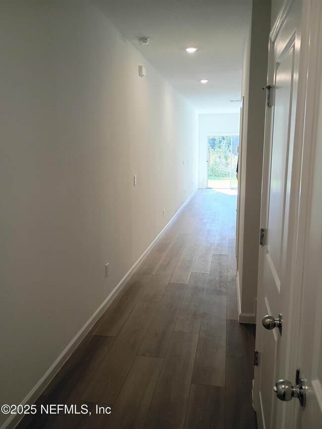 Photo - 555 Holly Lks Dr