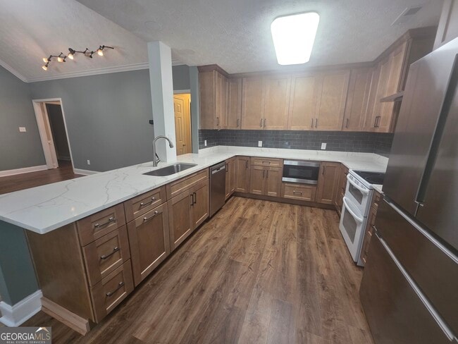 Photo - 135 Kingsbrooke Cir