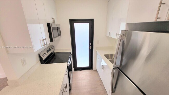 Photo - 681 NW 30th St Unit A