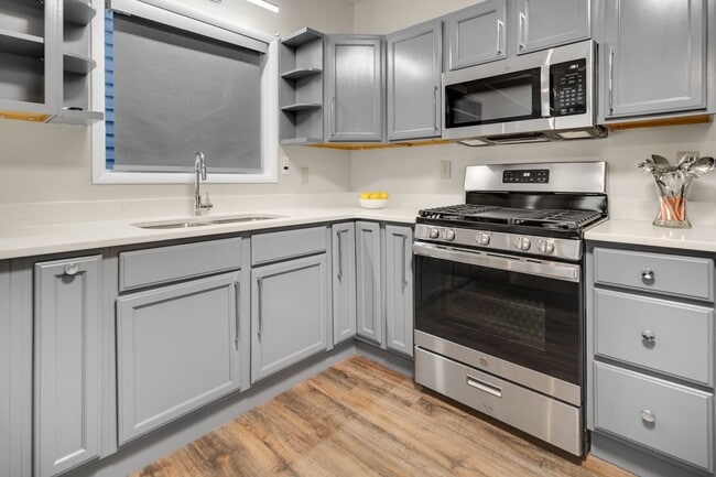 Photo - 1005-1007 N Aurora St, LLC Unit 1
