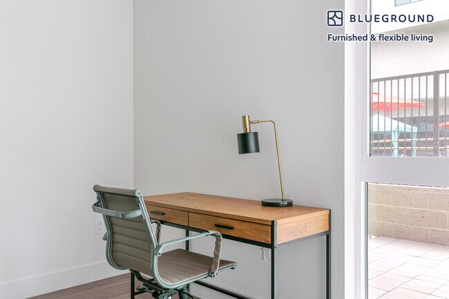 Photo - 2280 W El Camino Real Unidad FL3-ID1961