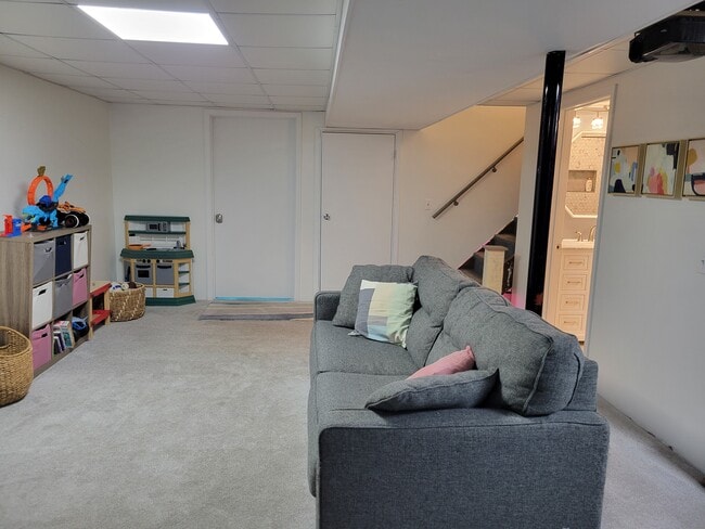 Photo - 413 N Rosa Rd