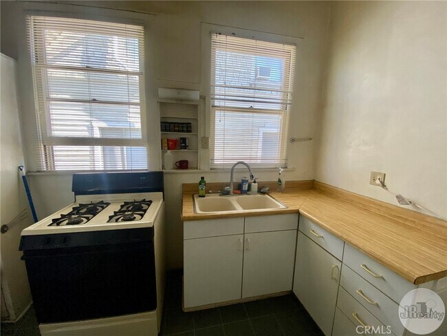 Photo - 209 S Michigan Ave