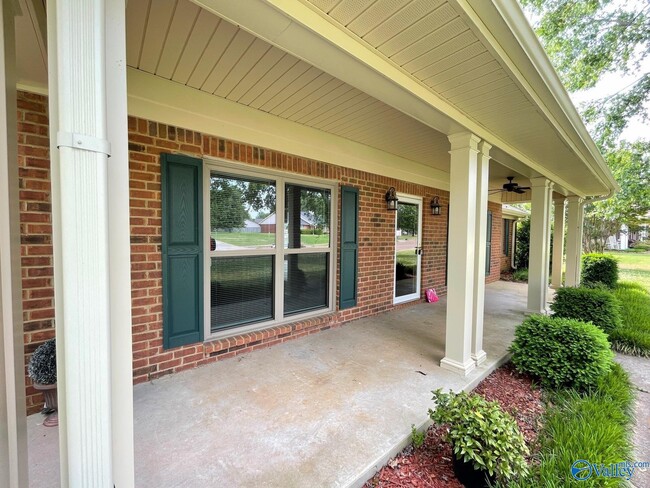 Photo - 124 Wickstone Rd
