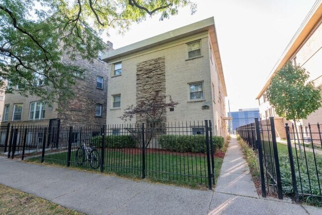 Building Photo - 1 bedroom in Chicago IL 60640 Unit 1E Rental