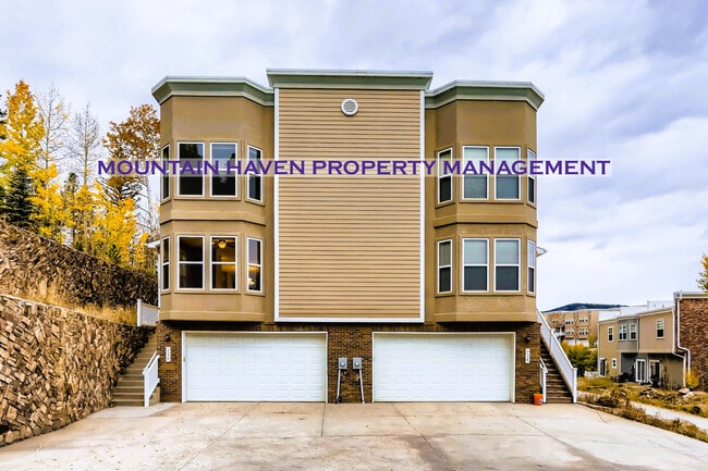 Building Photo - 736 Martin Dr
