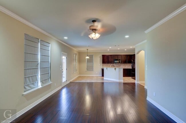 Photo - 506 Linnhurst Dr