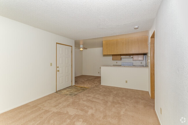 1BR, 1BA - 635 SF