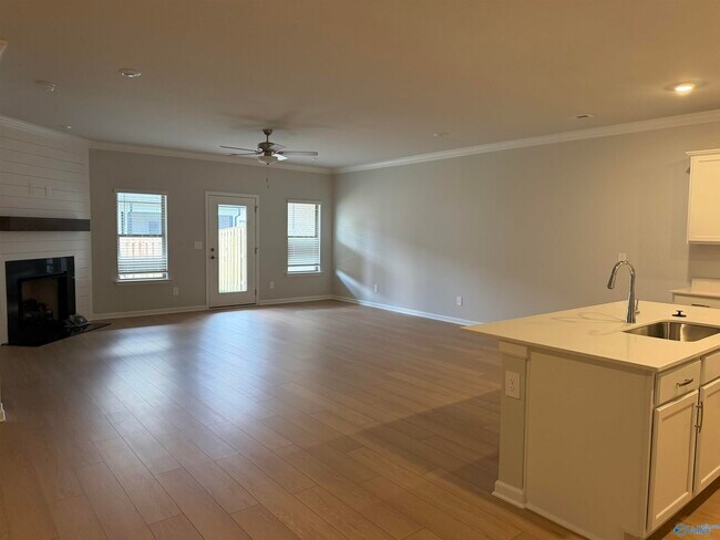 Photo - 6061 Gardner Maples Dr SE