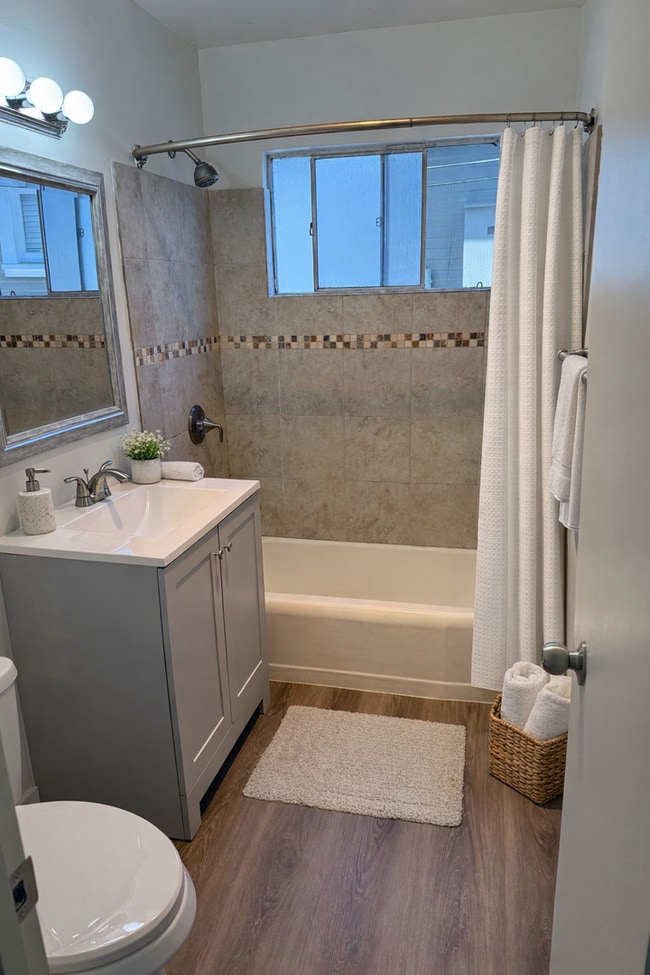 Photo - 4410-4416.5-44165 Louisiana St Unit 4416