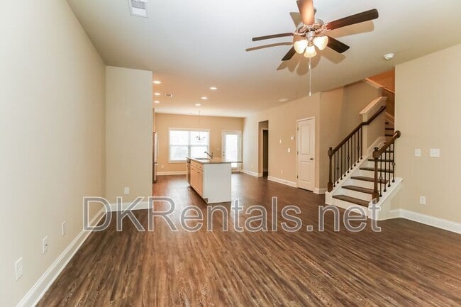 Photo - 245 Orchard Dr