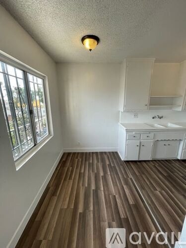 Photo - 916 W 84th St Unit 10
