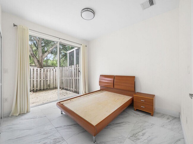 Photo - 7923 N Southwood Cir