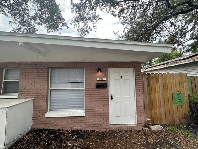Building Photo - Justin01 Unit B Rental
