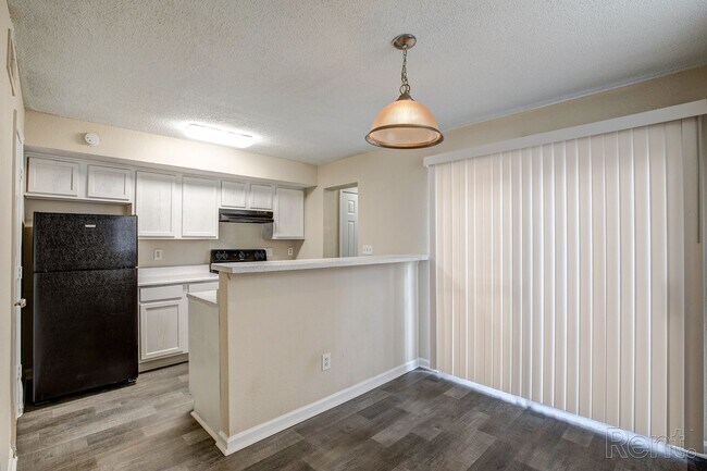 Photo - Towne at Lakewood Heights