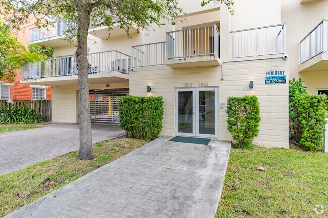1553 SW 2nd St