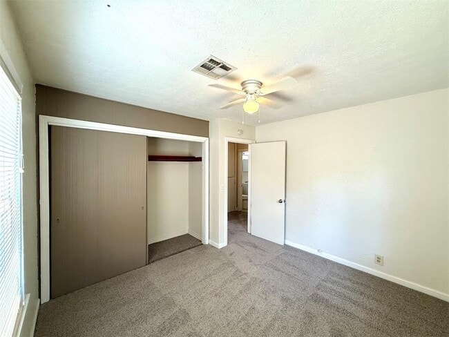 Photo - 7003 NW 46th St