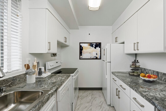 4000 Massachusetts Avenue Apartments