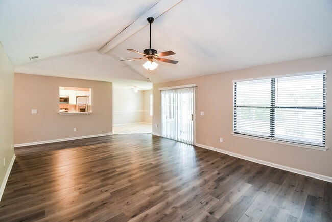 Photo - 3303 Hampstead Dr