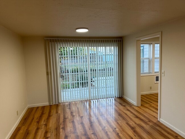 Photo - Updated 2 bedroom, 1 bath house in Springfield!
